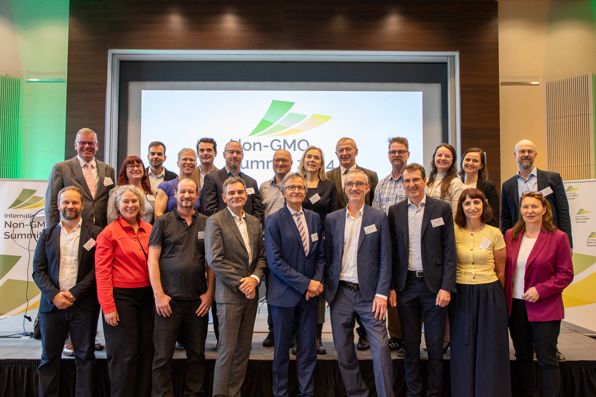 Gruppe von Menschen beim Non GMO-Summit